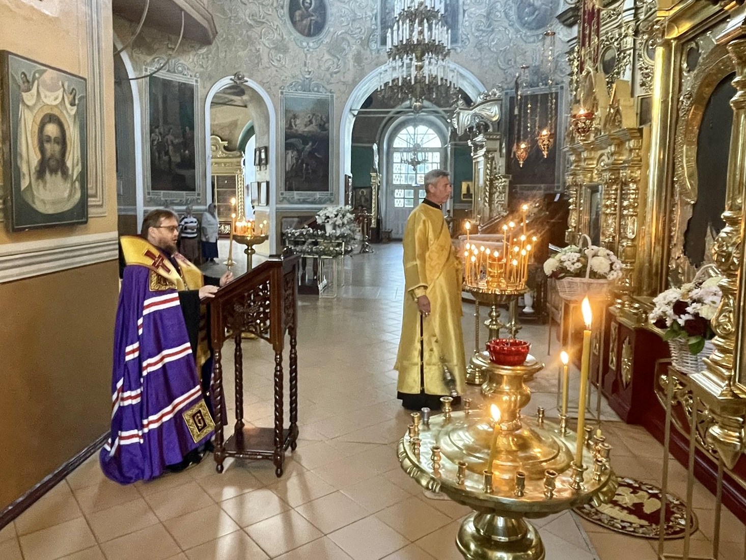 Саров Успенский собор иконостас