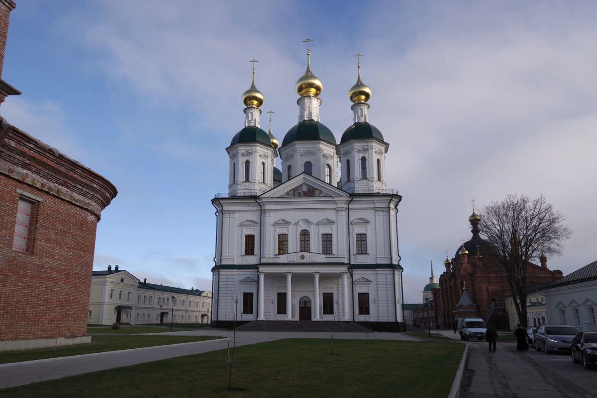 Саров Успенский собор внутри