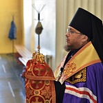 В канун воскресного дня епископ Паисий совершил всенощное бдение в Троицком соборе Яранска