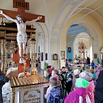 Священник провел экскурсию по храму для воспитанников православного детского садика «Родничок» г. Котельнича