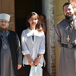 Епископ Паисий встретился с волонтерами международного стройотряда в селе Ныр