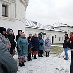 Юрьевские школьники с родителями и педагогами посетили Трифонов монастырь и драматический театр г. Кирова 