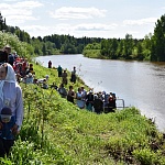 На реке Великой прошли богослужения, посвященные обретению Великорецкого образа святителя Николая