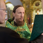 Перед мощами преподобного Матфея Яранского состоялся традиционный молебен с акафистом