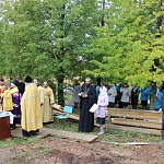 Закладка памятного камня в основание алтаря храма Архистратига Михаила в с. Михайловское