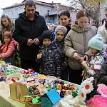 В детском саду «Родничок» города Котельнича прошла традиционная Покровская благотворительная ярмарка