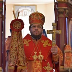 В Светлую пятницу епископ Паисий совершил Литургию в Воскресенском храме пгт Тужа