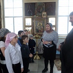 Школьники с экскурсией посетили Сретенский храм п. Арбаж