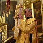 Перед главной святыней Успенского кафедрального собора состоялся молебен с акафистом  