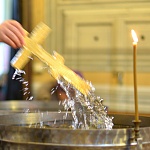 Глава Яранской епархии совершил богослужения Навечерия Крещения Господня в Успенском кафедральном соборе