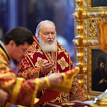 Епископ Паисий сослужил Святейшему Патриарху за Литургией в день памяти равноапостольных Кирилла и Мефодия 