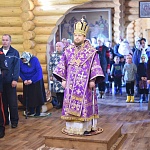 В Троицком храме посёлка Даровской состоялось архиерейское богослужение