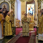 В Неделю 19-ю по Пятидесятнице глава епархии совершил Божественную литургию в Троицком соборе Яранска