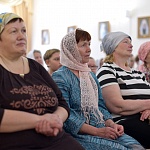 В Яранске почтили память святых жен-мироносиц и поздравили православных женщин