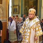 В Неделю Отцев I Вселенского Собора архипастырь совершил Литургию в Успенском кафедральном соборе