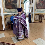 Епископ Паисий возглавил Литургию Преждеосвященных Даров в Успенском кафедральном соборе
