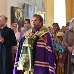 Епископ Паисий возглавил молебное пение с акафистом перед святыми мощами прп. Матфея Яранского 