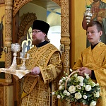 В Неделю всех святых глава епархии совершил Литургию на Архиерейском подворье г. Яранска