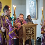 Духовенство во главе с архипастырем совершило молебное пение с акафистом прп. Матфею Яранскому