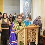 У мощей преподобного Матфея в Троицком соборе Яранска состоялось молебное пение с акафистом