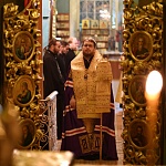 Верующие Яранска помолились перед древней святыней Успенского кафедрального собора