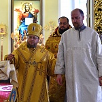 Епископ Паисий совершил воскресную Литургию и священническую хиротонию в Яранске